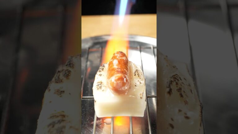 餅にソーセージを埋めた天才。#shorts