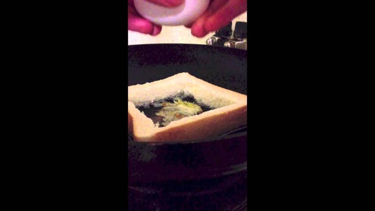 フライパンでパパっと作れてしまう チーズ＆たまごinトーストの作り方！