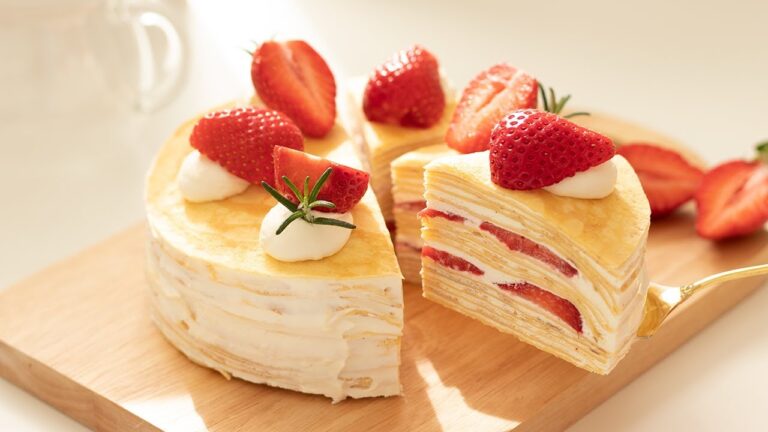 いちごのミルクレープの作り方 Strawberry Crepe Cake｜HidaMari Cooking