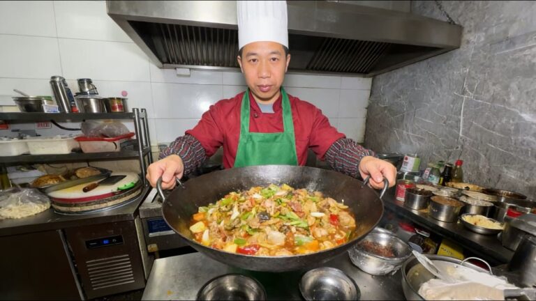 真实记录中国餐馆后厨环境杂乱，猛火爆炒超多平价好菜，最低只要$1.5