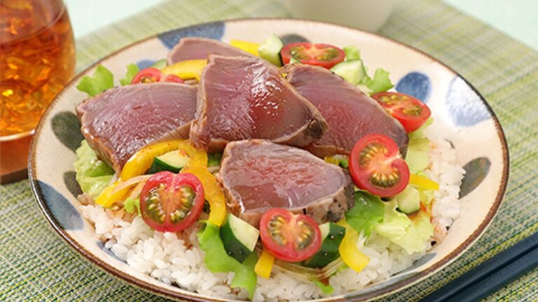 野菜たっぷり♪かつおの韓国風サラダ丼