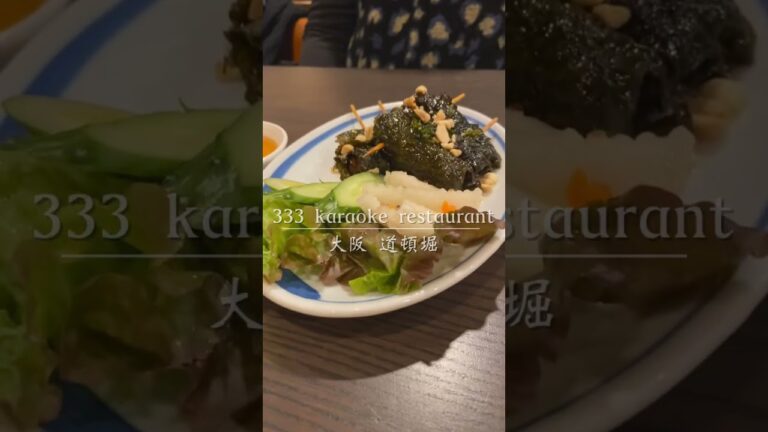 ベトナムのお好み焼きバインセオは、ライスペーパーで巻くと美味い