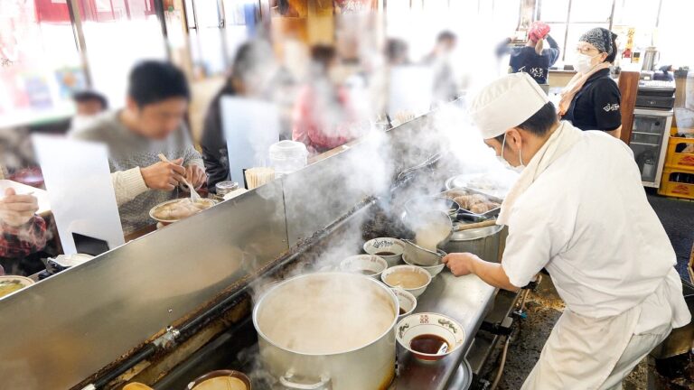 ラーメン１杯６５０円！爆食いアニキ達が殺到する超絶ラーメンラッシュが凄すぎた