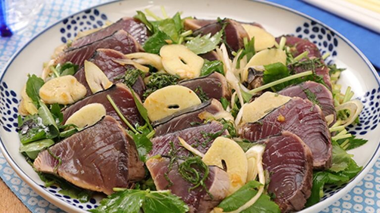 薬味たっぷり♪フライパンでかつおのたたき