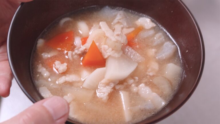 出汁不要！野菜と豚の旨味だけで作る豚汁【幸せの一杯】