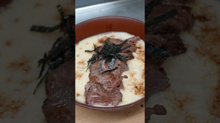 牛タンとろろ丼