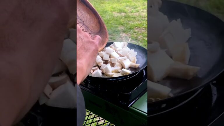 【簡単キャンプ飯】エリンギとソーセージのスパイスソテー　#キャンプ飯 #ソロキャンプ #キャンプギア