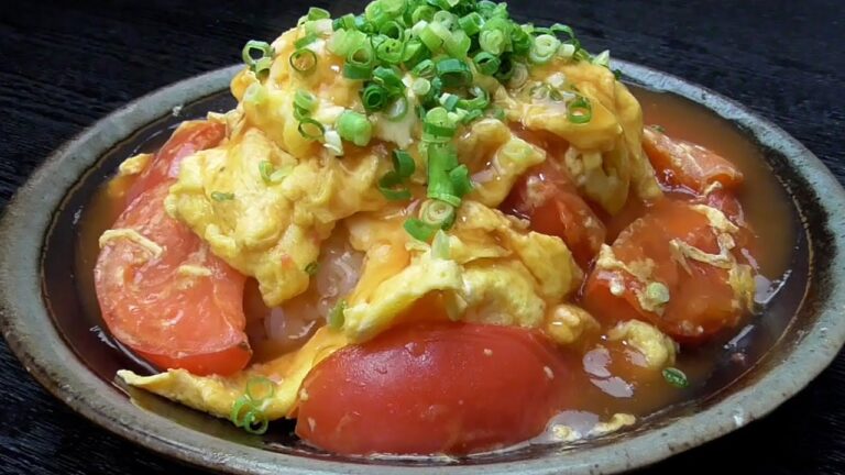 数分でできる激ウマトマトと卵の炒め物丼。甘酢あんかけ