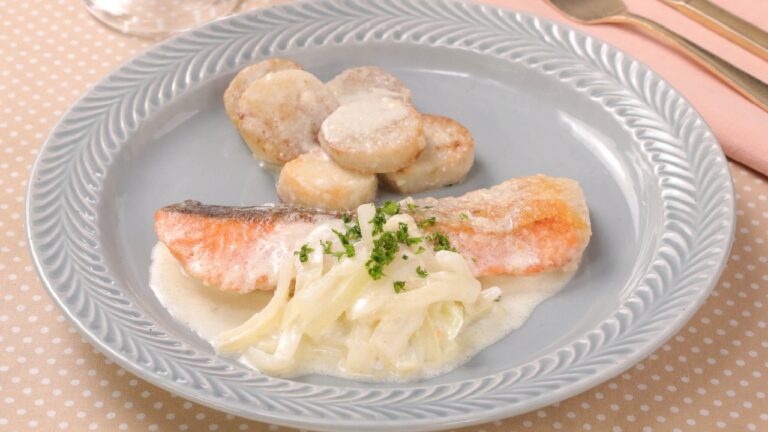 秋鮭ムニエルと里芋の簡単クリームソース