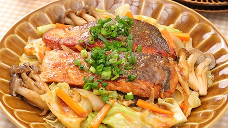 フライパンで一発！鮭のちゃんちゃん焼き