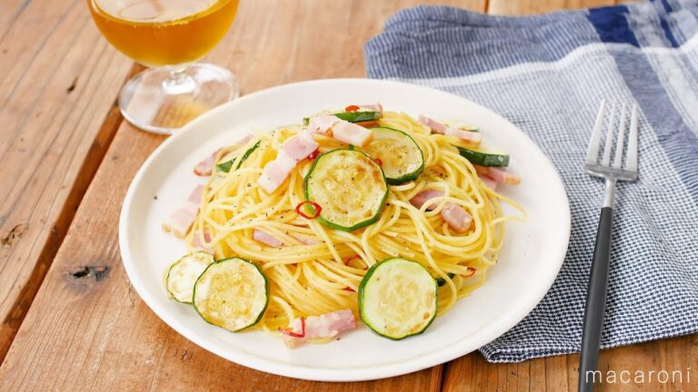 【ズッキーニとベーコンのパスタ】ワンパンで作れてお手軽！ズッキーニとベーコンで♪｜macaroni（マカロニ）