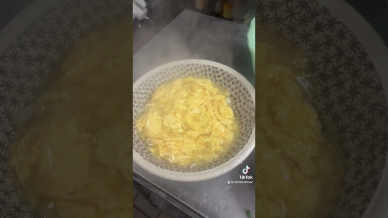 【寒い日のオススメ】 とろ〜り玉子のあんかけうどん    ふんわり玉子の優しさに包まれ、癒される一杯
