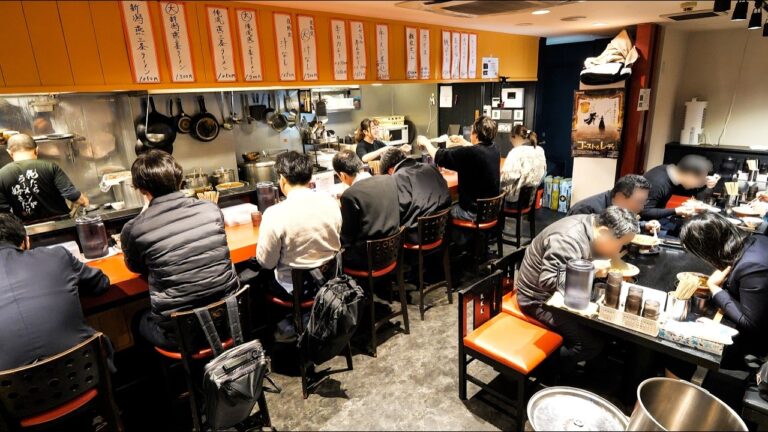 名古屋サラリーマンが殺到する爆量背脂ラーメンと旨み凝縮カレーの背徳メシが衝撃だった・・・丨NAGOYA BEST RAMEN