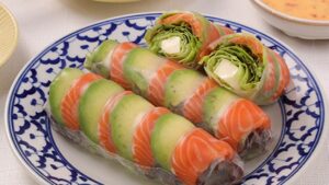 サーモンアボカドのしましま生春巻き