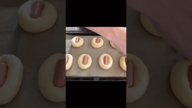 チーズウインナーで！ミニウインナーパン！ #手作りパン #成形動画 #惣菜パン #チーズウインナー#ウインナーパン