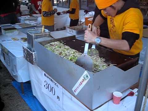 亀山みそ焼きうどんの調理模様～東紀州ご当地グルメ大会
