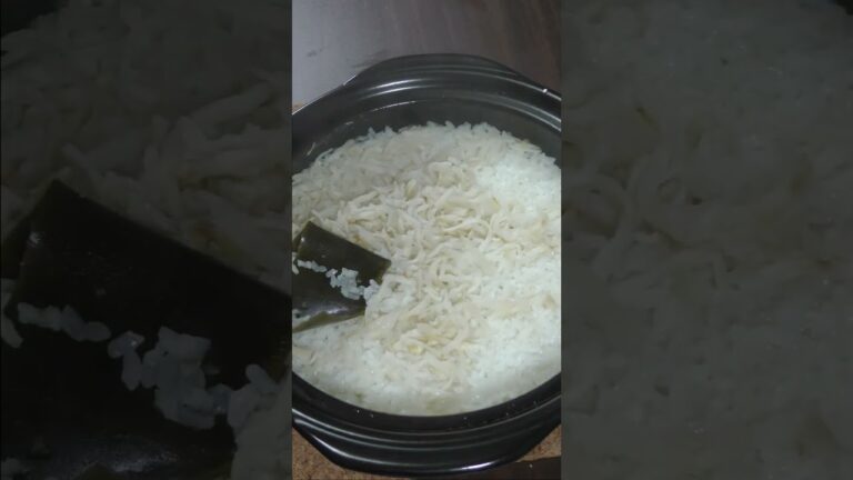 優しい味・ほうれん草のゴマ和えおにぎり/Gentle Tasting Rice Balls