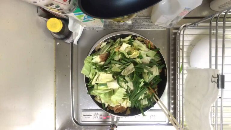 肉ニラキャベツもやし玉ねぎニンニクの芽炒めだよ