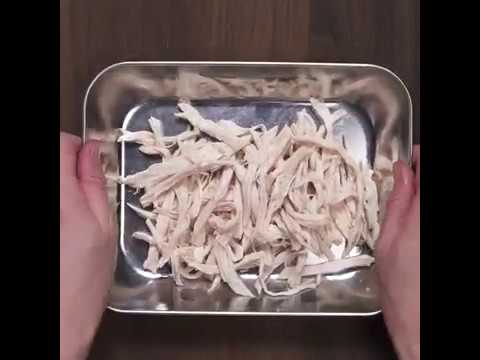 甘めのタレをかけた台湾屋台風丼 鶏肉飯（ジーローハン） ｜ moguna[モグナ]