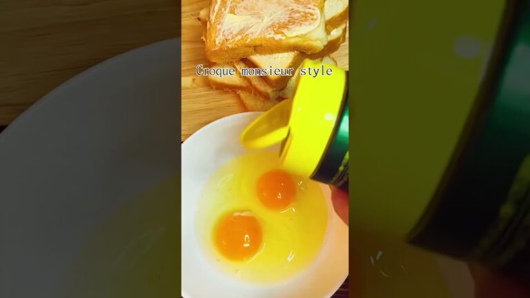 クロックムッシュ風　Croque monsieur style topped with maple syrup