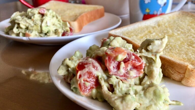 鶏むね肉とアボカドのサラダ Chicken Breast & Avocado Salad