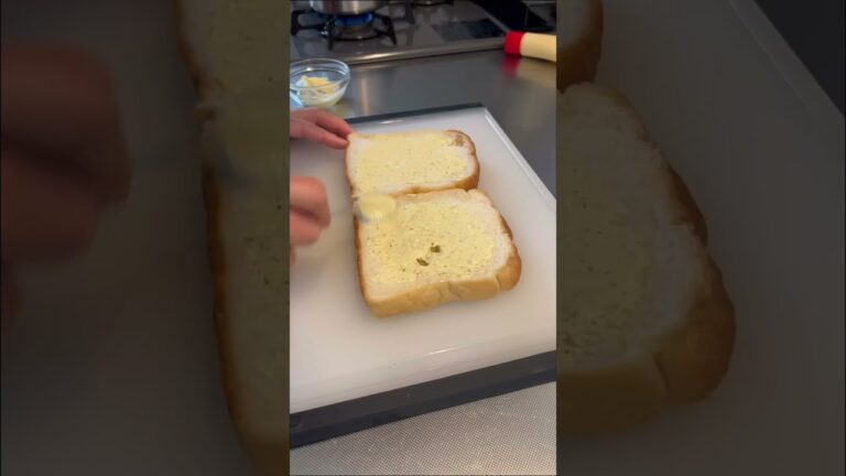 ＼野菜たっぷり／ボリュームツナ卵サンド レシピはコメント欄に記載 #shorts