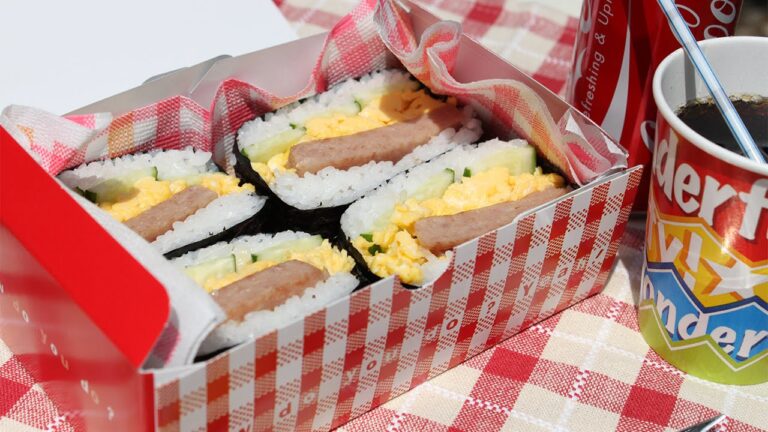 おにぎらずの作り方（握らないおにぎりレシピ） - How to make Onigirazu (Rice Sandwiches)