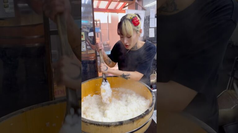 偏見なんてクソ喰らえ！祖父の味を守り続ける孫娘のまぐろ丼🍚 #japanesefood