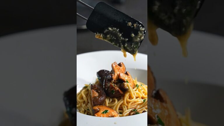 【神しいたけ】じっくり焼いてパスタにするだけで、旨さの次元が変わる。#shorts