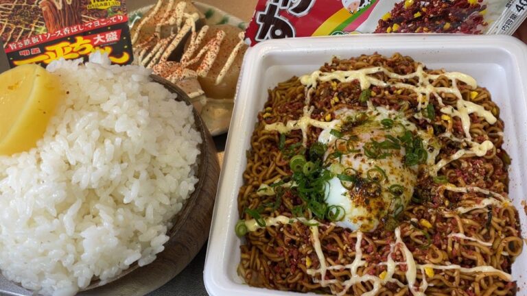 【男飯テロ】一平ちゃん焼きそば大盛とマヨおでんで大盛ご飯を食べると幸せすぎた。