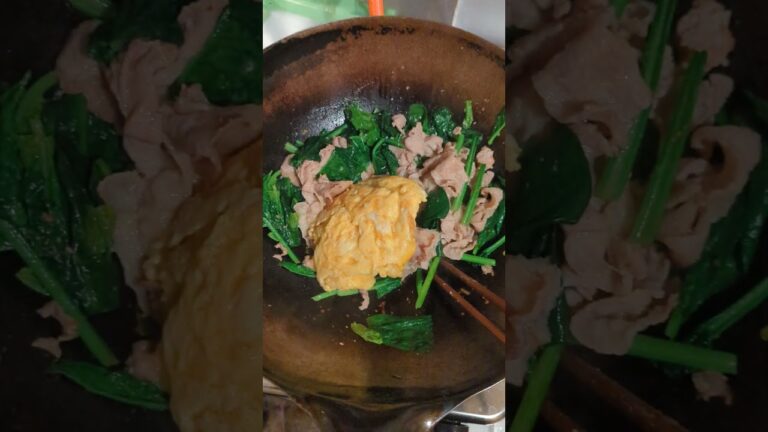 【おかず】卵と豚肉とほうれん草の塩炒め→ご飯に合います