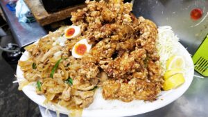 「デカさにも美味しさにもびっくり！」大食い自慢が全国から集まる圧巻の鬼盛りラーメン店