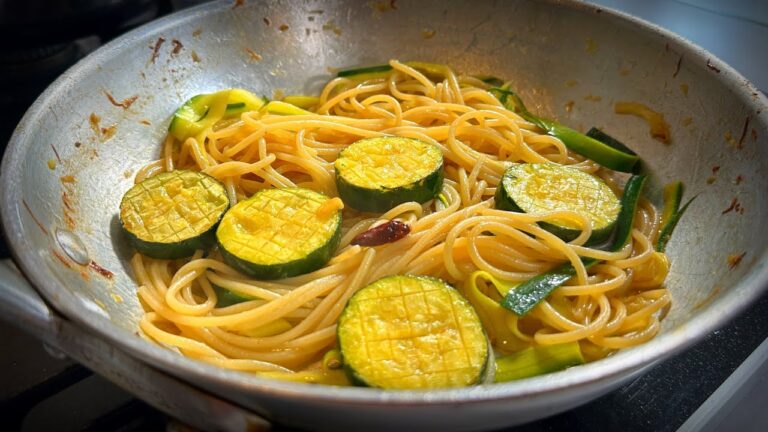 感動級！ズッキーニの概念変わる【ペペロンチーノ】南イタリアの人気パスタ🇮🇹