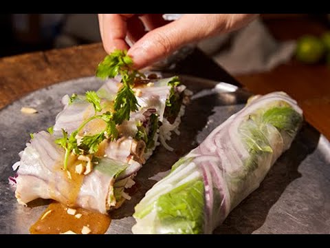 【ベトナム料理】ハーブを効かせた生春巻きはピーナッツソースで