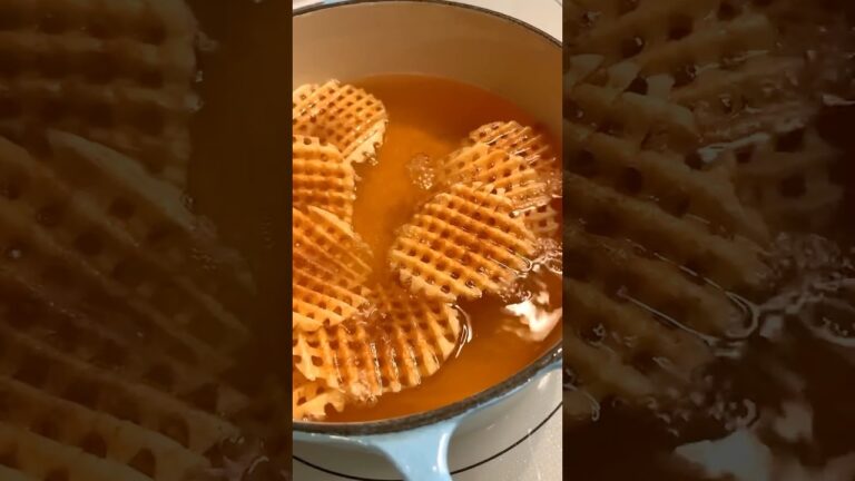 【ポテト好きにみてほしい🥔】ザクザク食感のチョコポテチ！焦げないように色々やってみた#shorts