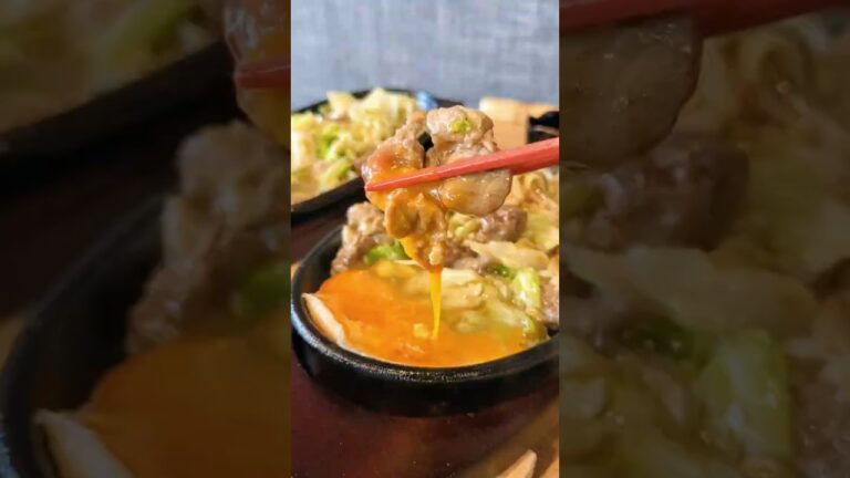 【岐阜】致死量のニンニクと豚の旨味が絡んだキャベツが最高に美味い！美人すぎる女将の博多鉄板焼肉専門店！#グルメ #shorts