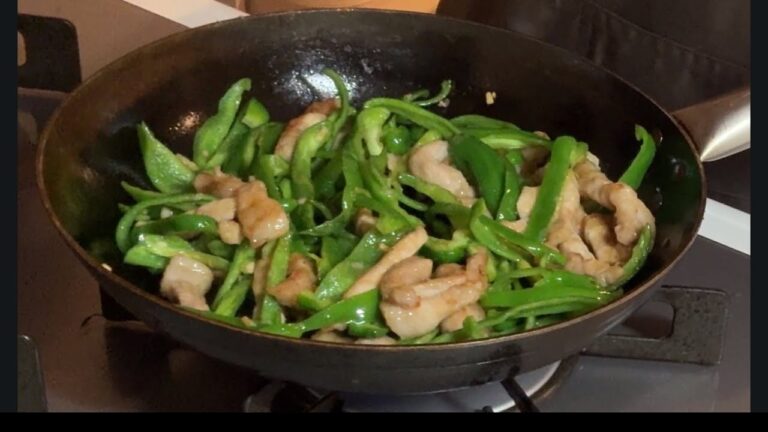 豚肉とピーマンのチンジャオロース風｜小林カツ代(2011)🍳フライパン