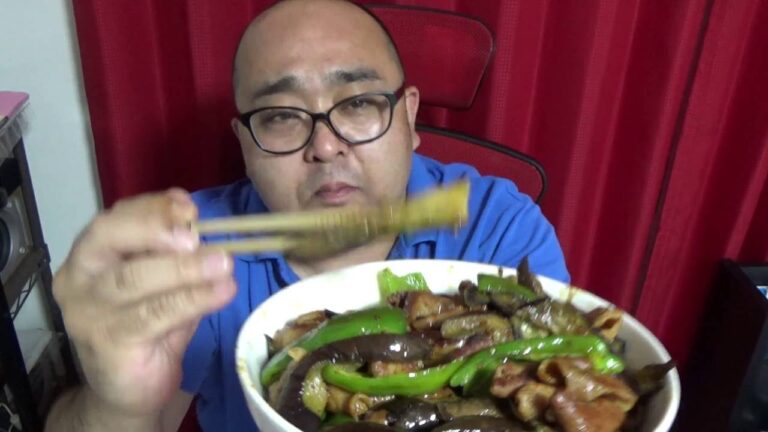 大盛り　モツ焼き丼　家