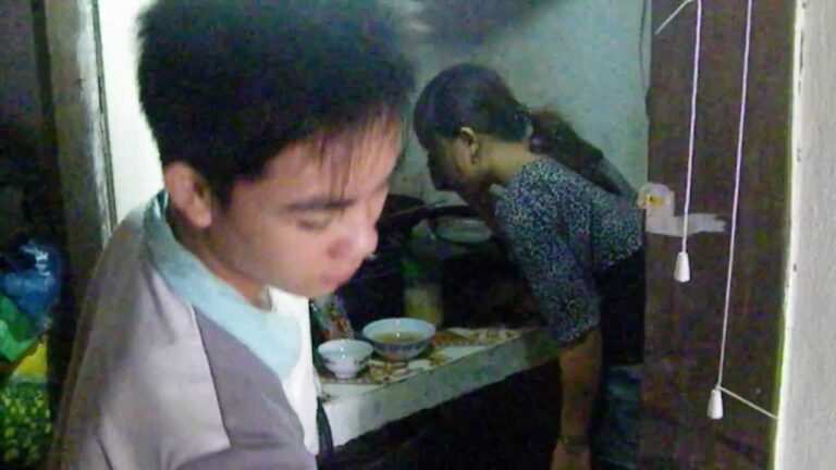 ベトナム人友人宅で揚げ春巻を頂く