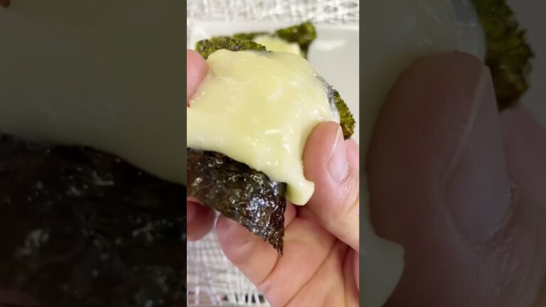 どうなる⁉︎電子レンジで韓国海苔とベビーチーズを温めてみた／Korean seaweed and baby cheese #shorts