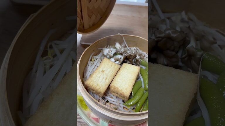 セイロ蒸し料理（厚揚げ豆腐、えんどう、野菜）