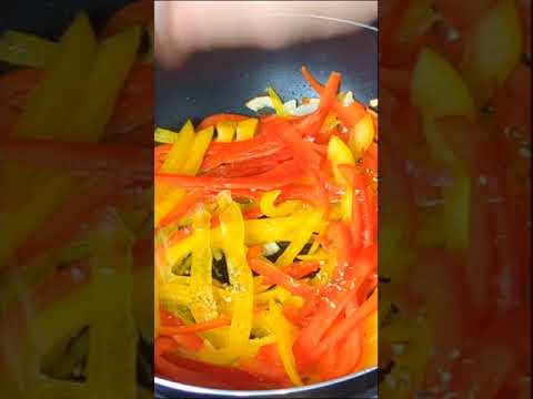 野菜だけでこの旨さ！?パプリカのスパゲッティ   #ビーガン #ベジタリアン #Shorts