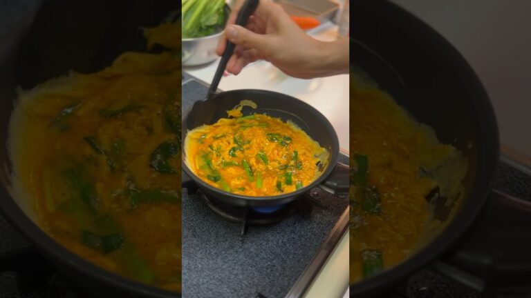 旦那のとても美味しいニラ玉の作り方🍳🥢 #旦那飯 #飯テロ #料理 #ニラ玉