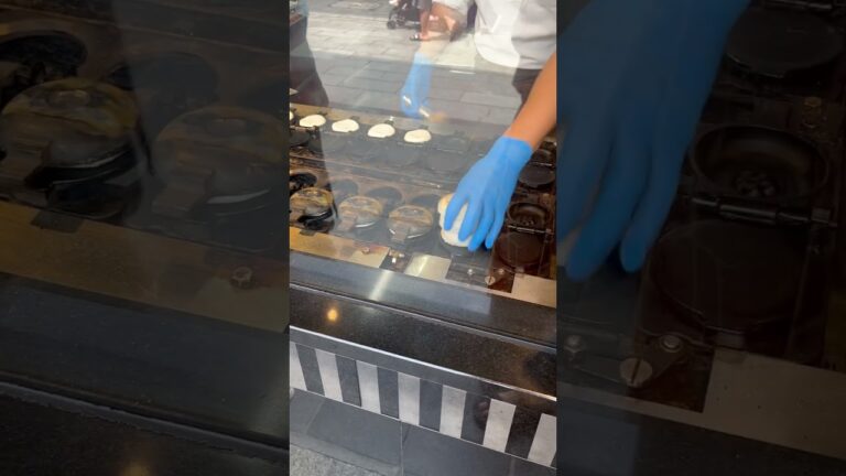 ずっと見てられる#梅ヶ枝餅ができるまで#太宰府#JAPAN#sweets#グルメ#福岡#美味しい#和スイーツ