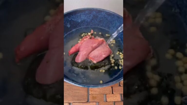 SNSで話題！セブンイレブンの明太子おむすびをお茶漬けにしてみたら最高に美味かった