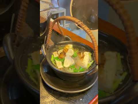 土岐市鶴里町・季節料理みくに茶屋さんの秋メニュー　地元産 まつたけ土瓶蒸しの様子