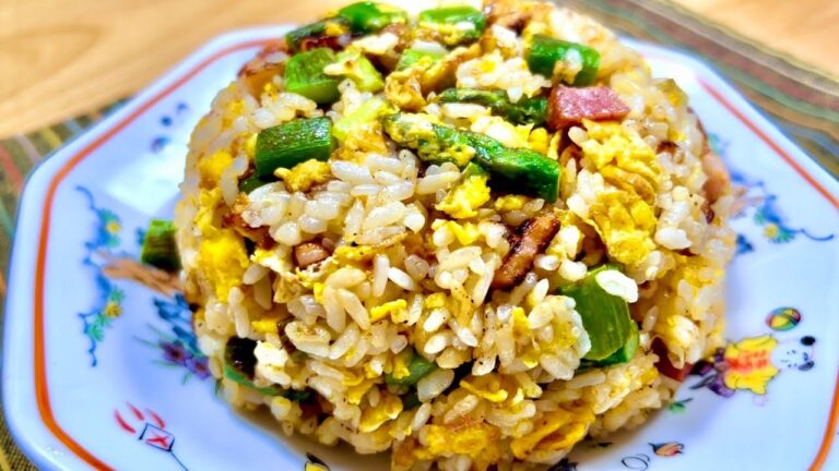 シャキシャキ感がたまらない！アスパラ炒飯の作り方！