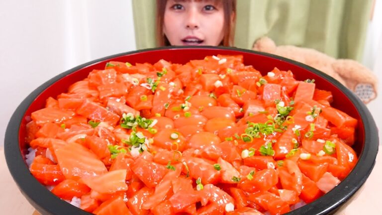 【大食い】サーモン1.5kg使ったサーモンユッケ丼7合🐟🐟🥚🥚