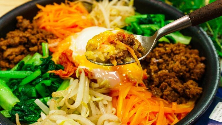 オシャレに鍋ごと食卓へ！フライパンビビンバ