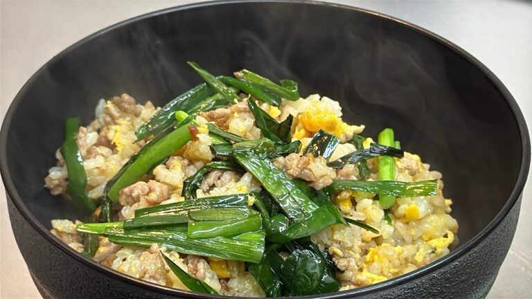 【最強スタミナ飯】ニラ香る！激ウマ炒飯が5分で完成‼️✨【簡単レシピ】